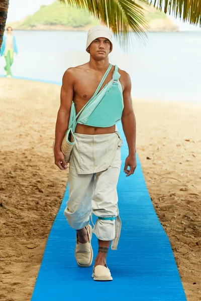 Look 9